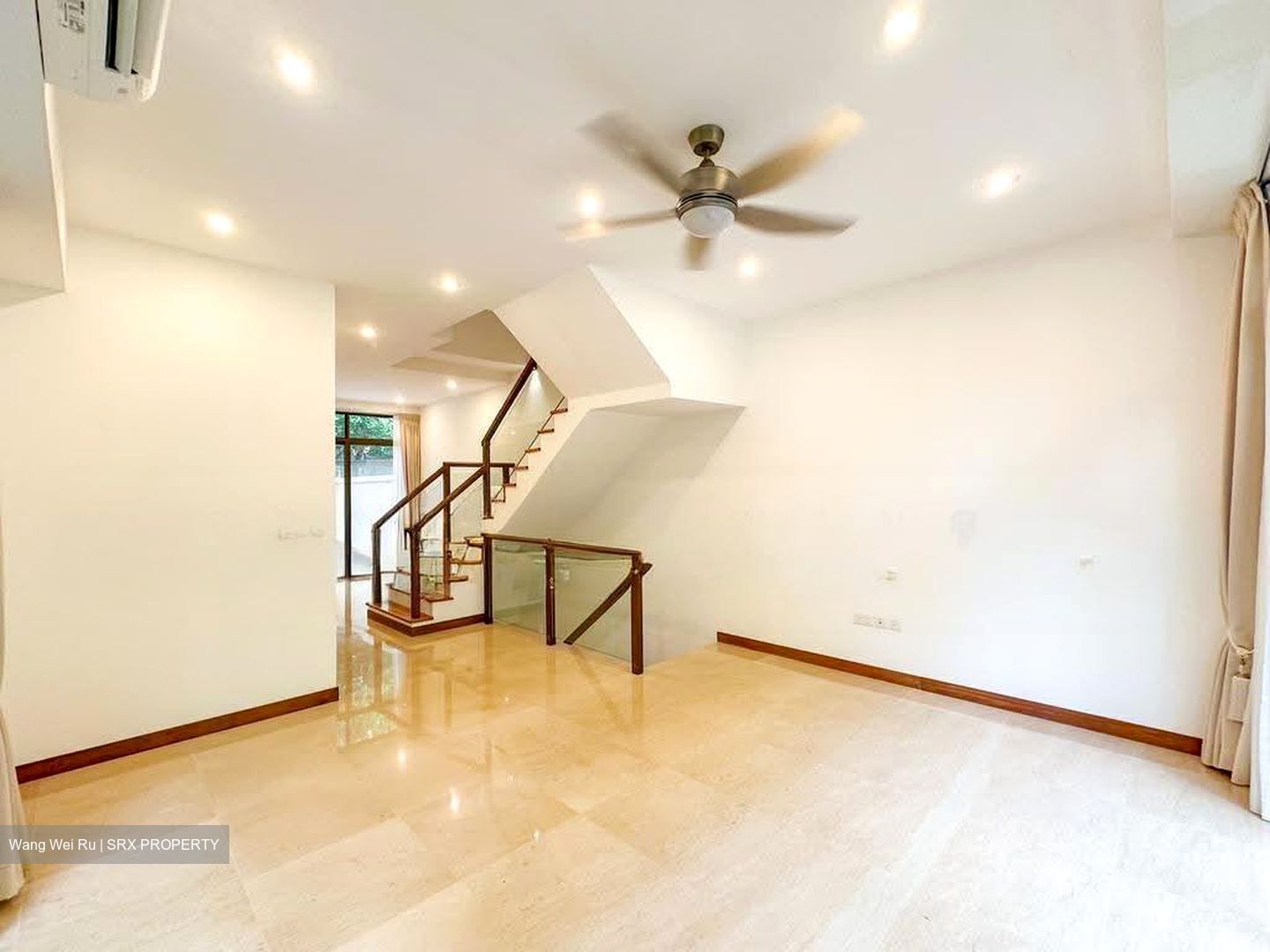 Holland Link (D10), Terrace #623659801